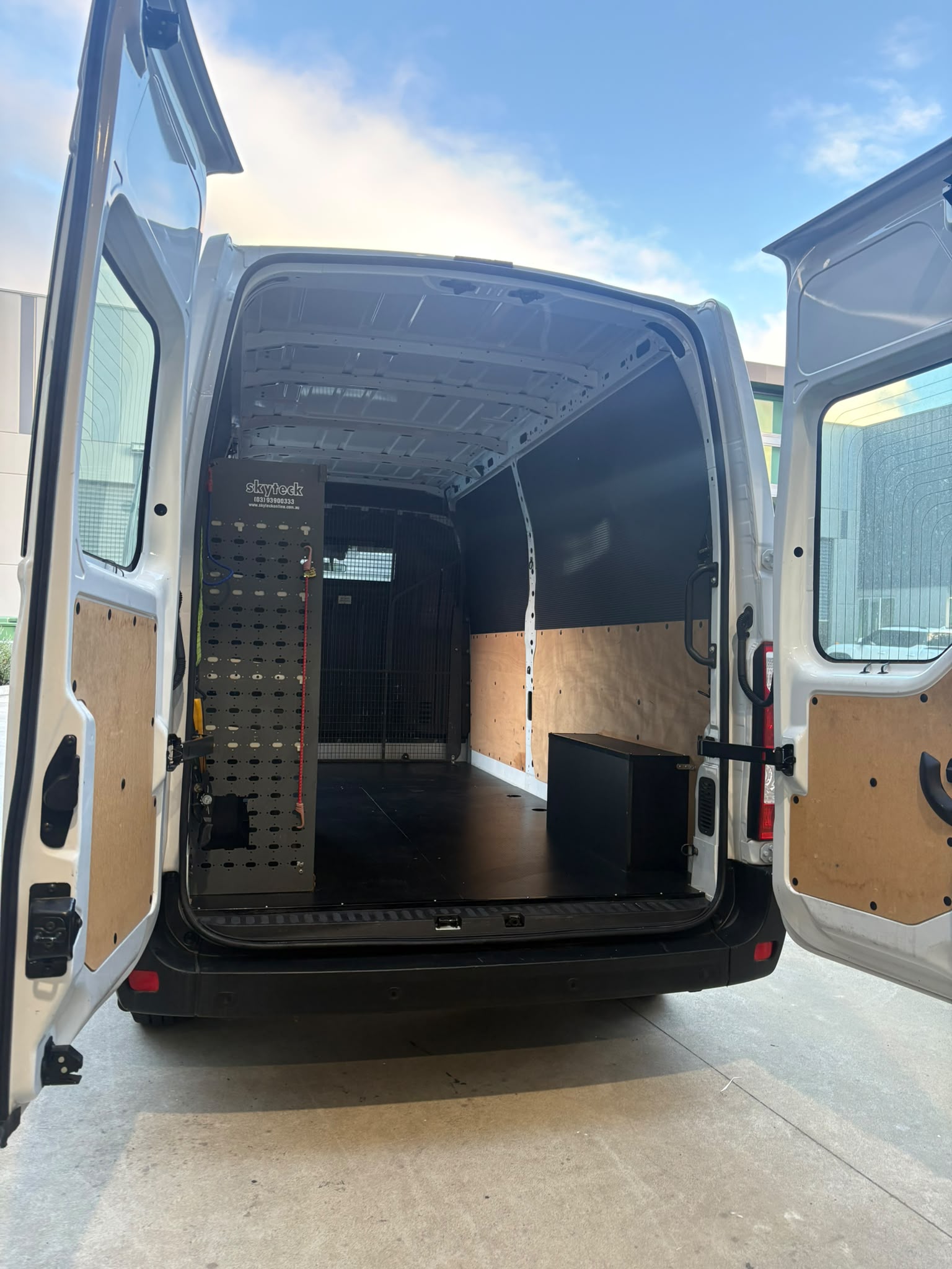 Ply Lining & Cargo Barriers